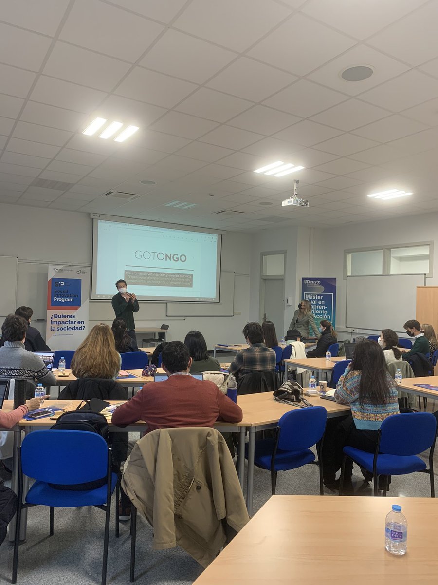 deustoEmprende's tweet photo. 🚀Seguimos con la primera sesión de #DeustoSIP Social Innovation Programm.

@josiroig y Guillermo Boned nos están presentando las #historias y #curiosidades sobre sus  #proyectos emprendedores Bat Bi ta Hiru y GOTONGO. 

💡¡Estos proyectos están actualmente en Innogune! https://t.co/T3pTxEJ2D9