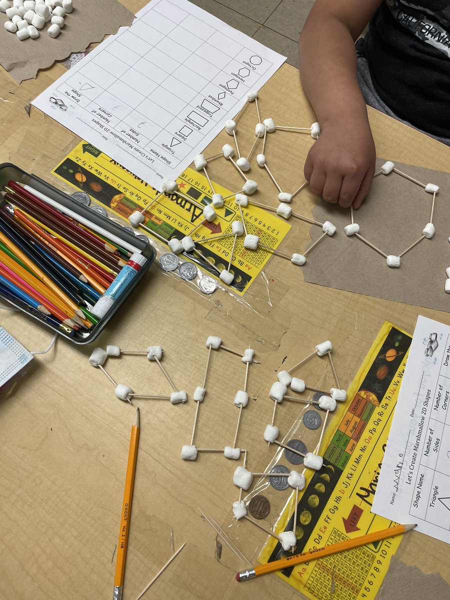 Jasmine01938873's tweet photo. Creating 2-D shapes with marshmallows. The kids totally loved it 🥰 but most importantly eating it at the end. 😂 #2dshapes #handson @PughRamsHISD https://t.co/Mync4Fyd3Y