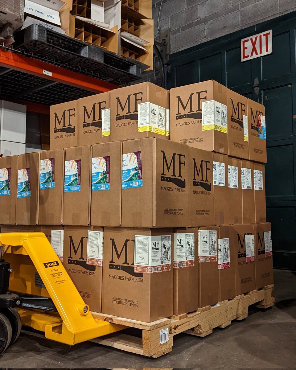 MaggiesFarmRum's tweet photo. This is a big deal for us. Our first ever shipment heading to Binny's in Chicago at their request. Maggie's Farm spiced rum, "50/50" dark rum, "50/50" pineapple rum, falernum liqueur, and Hidden Harbor rum will be stocked in 10 or so of their stores around the Chicago area soon. https://t.co/Qhb46wxpSy