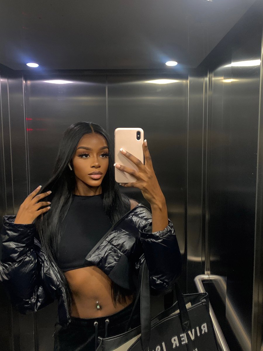 Sevynsinclair's tweet photo. Pretty b*tch on campus 🤍 https://t.co/Lee1GZMOCZ