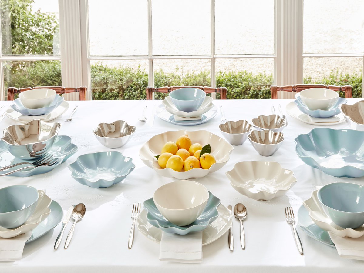 PortmeirionGrp's tweet photo. Floret and Arbor, #SophieConran's latest ranges for #Portmeirion were inspired by her garden for the look and feel of each piece. Made of durable #stonware, Sophie used her design experience to achieve the perfect balance of form and function. https://t.co/afDQH9WSif https://t.co/e9QiOYpY6W