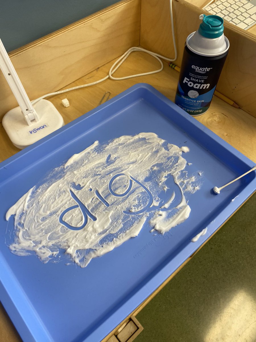 MrsH_classroom's tweet photo. Phonics is more fun when it’s messy 😎 https://t.co/AioqvH8Cfd