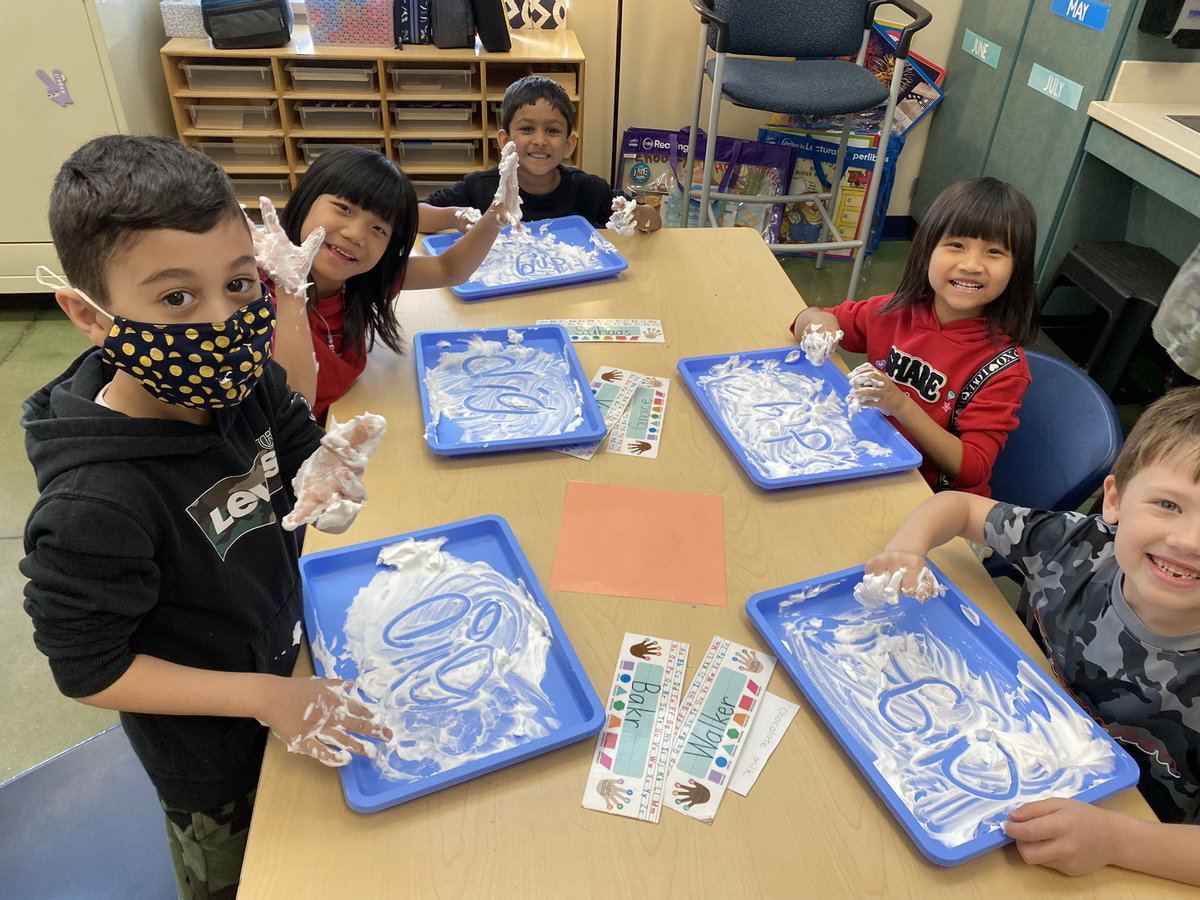 MrsH_classroom's tweet photo. Phonics is more fun when it’s messy 😎 https://t.co/AioqvH8Cfd