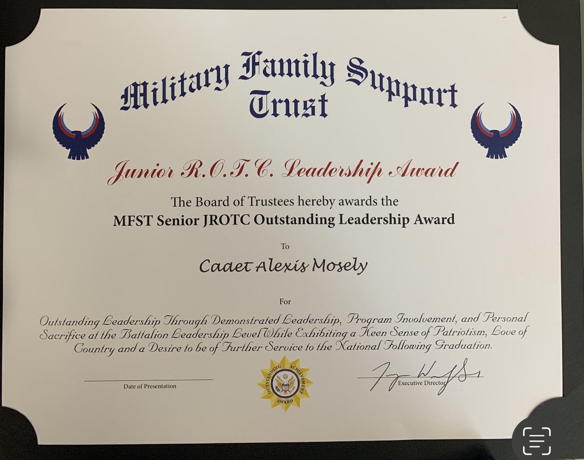 LonghornsFlagFB's tweet photo. Congrats to @leximosley10 for receiving an “outstanding leadership” award from JROTC!! 🔥🤘💪💛💜 https://t.co/0pNjBTbzw7