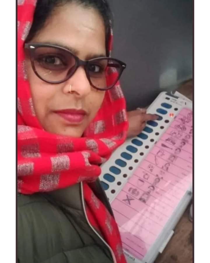 SecularTroller's tweet photo. @samajwadiparty Bhaari Nuksan ho  gya apka.. 😂😂😂 https://t.co/QAteyzkeqM