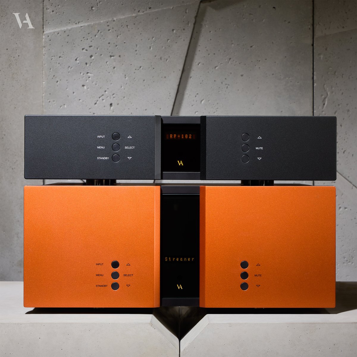 RI-101 MkII Integrated Amplifier in Titanium Orange and the RP-102 stacked.

#luxuryhifi #premiumaudio #audio #music #hifi