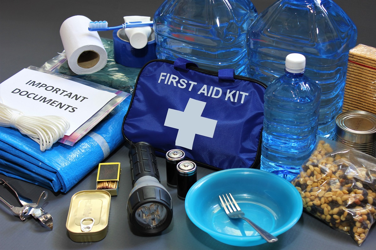 vipHomeLink's tweet photo. When was the last time you replenished your first aid-kit? Give a quick once-over now and refill the missing items, so it's set to go when you need it most. You should check and replenish your kit every six months. #VHLtips #HomeReady #HomePreparedness #HomeTips https://t.co/fNhqBvkiDP