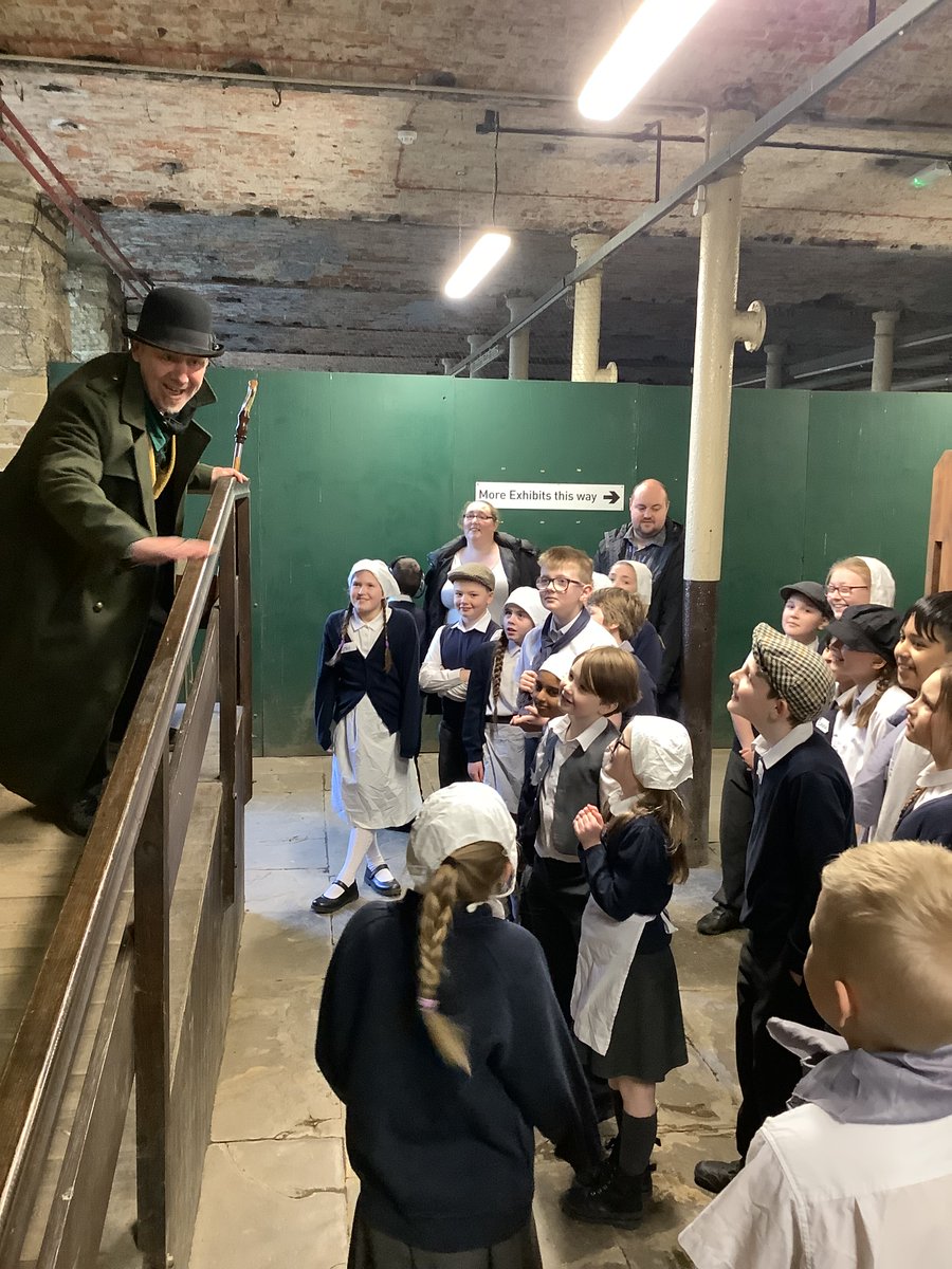 HendalPS's tweet photo. In the afternoon, 5A explored the Mill and the machines before they were set to work by the Gaffer! #history #ArmleyMills #OrcaClass #LeedsIndustrialMuseum #VileVictorians https://t.co/40qAEro7Z8