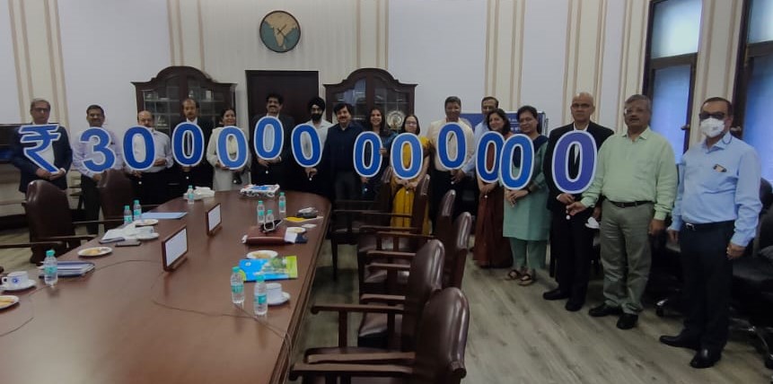 NewIndAssurance's tweet photo. #insurance 
@NewIndAssurance achieves Gross Premium of Rs.30,000 Crores and on the way to set a new milestone. Thank you stakeholders. https://t.co/epltvnugXI