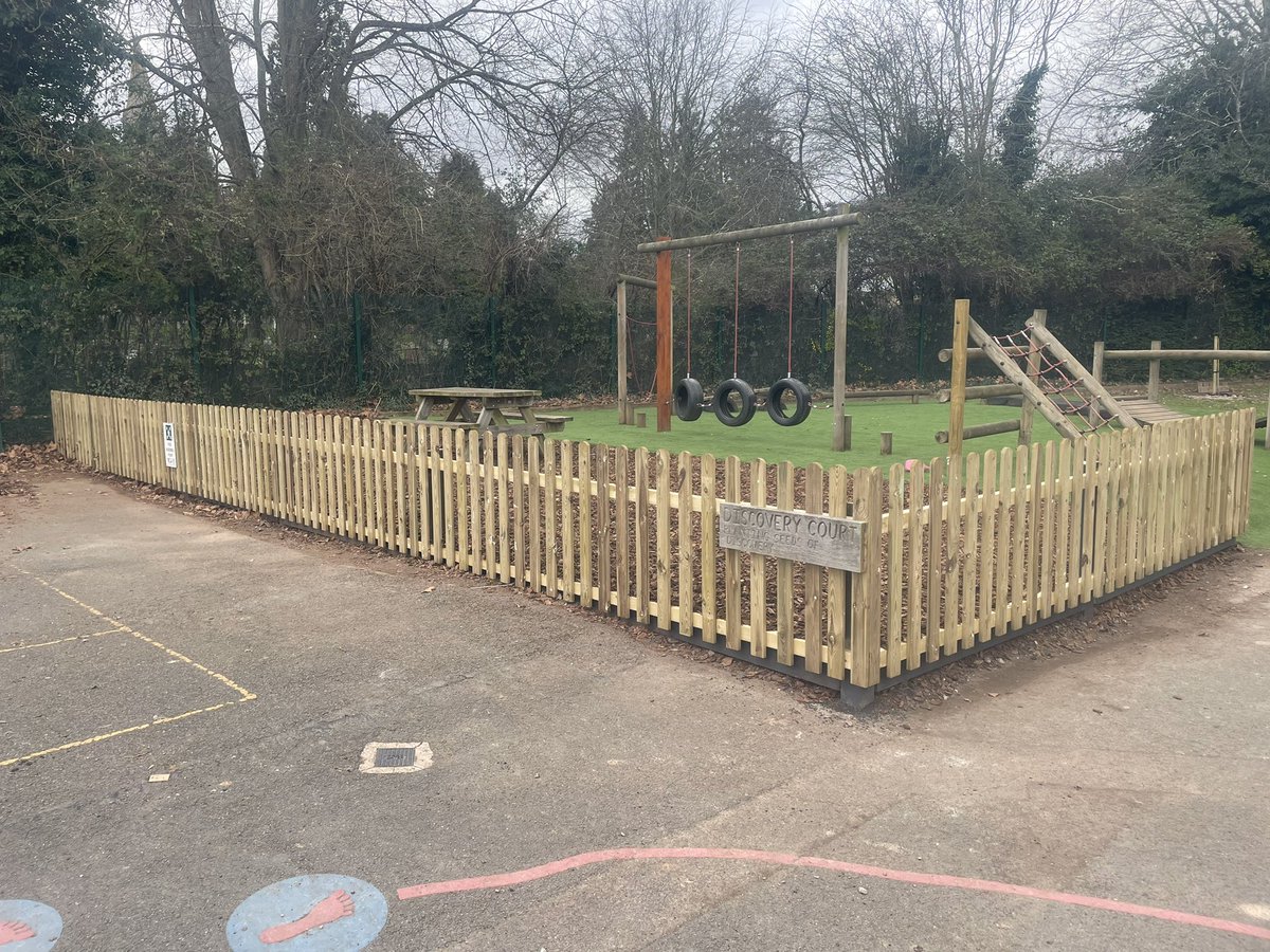 Highground1999's tweet photo. Another project done @StPaulsPrimary1 old fence taken out new fence back in https://t.co/tZFlpMO4gF