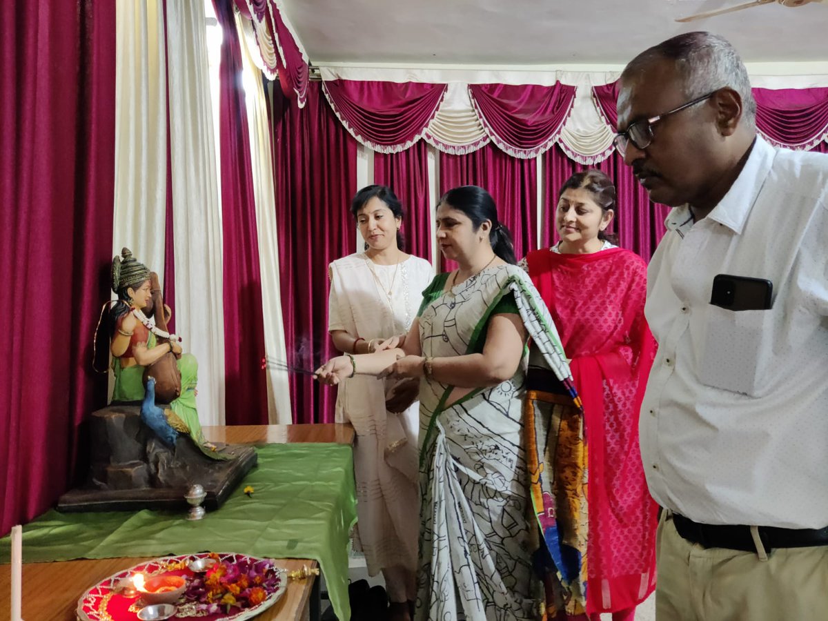 CMDCollege's tweet photo. Women's day celebrations in CM Dubey PG College

आज दिनांक 8 मार्च 2022 को सीएमडी पोस्ट ग्रैजुएट कॉलेज बिलासपुर में शिक्षा संकाय के छात्र छात्राओं द्वारा अंतरराष्ट्रीय महिला दिवस का मनाया गया! https://t.co/EwzsY0zhoc