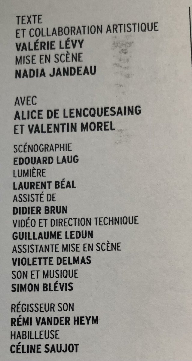 LtDelmas's tweet photo. Il faut courir au @RondPointParis pour découvrir la belle première pièce écrite par Valérie Lévy, « J’avais ma petite robe à fleurs », dans une mise en scène et en abyme vidéo très inspirée de @NadiaJandeau avec l’impressionnante Alice de Lencquesaing et Valentin Morel en filmeur https://t.co/g8FYqYtL8u