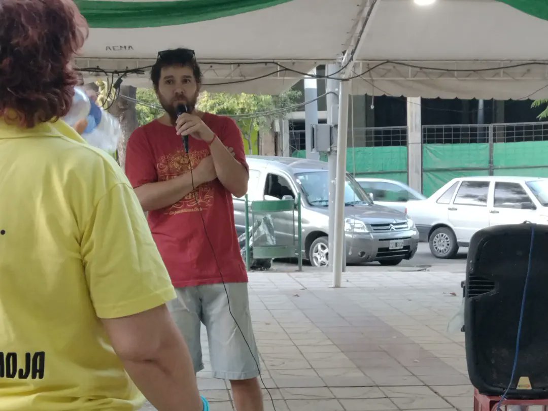 ChilecitoMup's tweet photo. En el día Internacional de la Mujer el MUP Chilecito se movilizó a la Plaza Principal de nuestra Ciudad para concientizar y compartir un espacio de reflexión de la lucha de las mujeres en nuestra comunidad. https://t.co/dmu4A51LAe