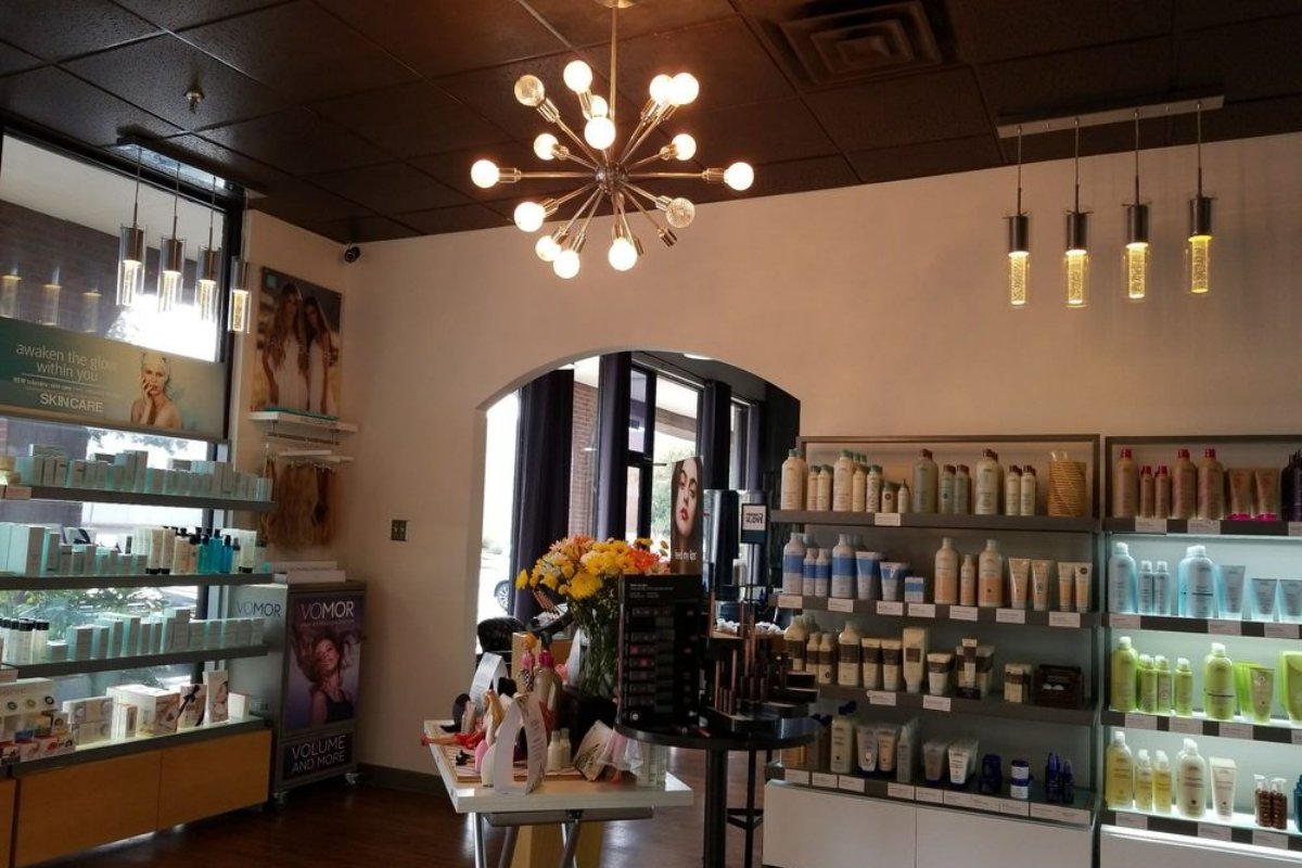 GarboSalon's tweet photo. We're open and ready to help! If you have any questions regarding our services provided, give us a call at (512) 458-4162 between 8 AM and 8 PM. #ATXStylist https://t.co/R3TgSRBV79