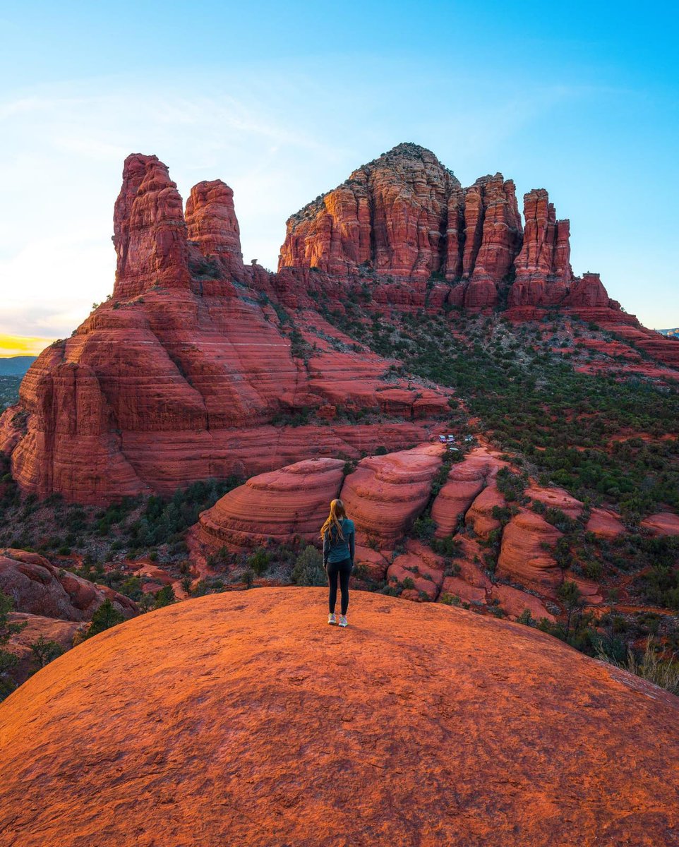 Has exploring an unknown trail led you to a great view like this?😍

📸 <a href="/nick_brewer/">Nick Brewer</a>
#camping #outdoors #adventure #combatwipes #wetwipes #biodegradable