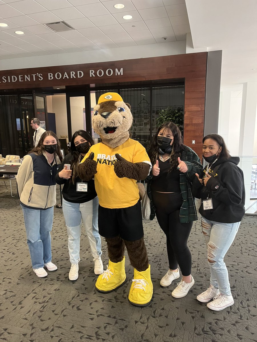 WichitaSEHS's tweet photo. TJ, Debbie, Karina, and Cassie meet Gibby the Otter at the State Future Educators Conference at @ou_admissions ! https://t.co/K0mi7m9N0K