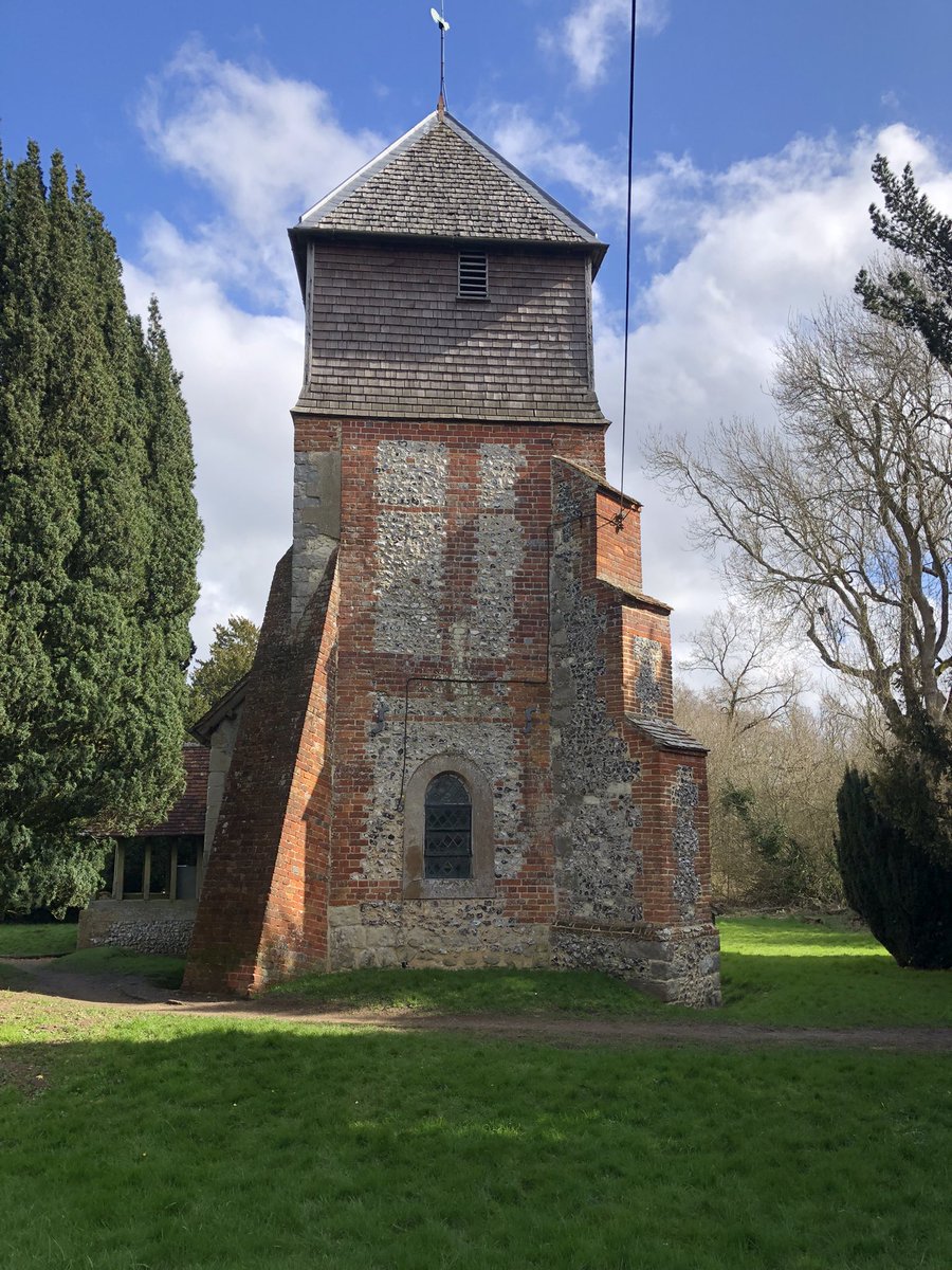 muninnherself's tweet image. More from the #churchproject - today saw @claudius_me and I at St Mary’s in #UptonGrey (locked) and St Mary the Virgin #Greywell (technically outwith our 5 mile radius but only slightly.)