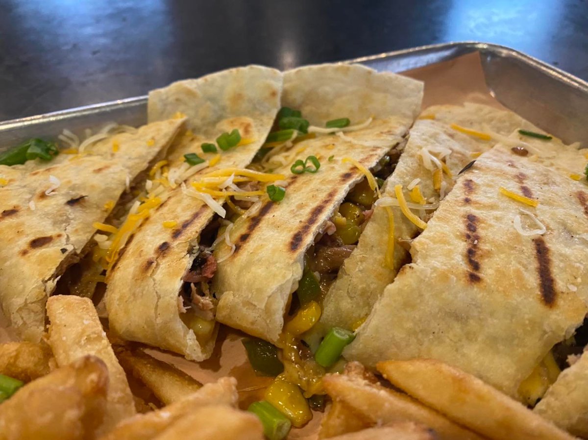 Yeah... that diet thing can  start tomorrow. 😍
.
lockhartsbbq.com ⁣
⁣⁣📞 248-584-4227⁣⁣ ⁣⁣
🚗 UberEats⁣⁣

#LockhartsBBQ #RealBBQ #MichiganEats #BBQ #RoyalOak #BBQlovers #Barbecue #BBQaddiction #OpenWeStand