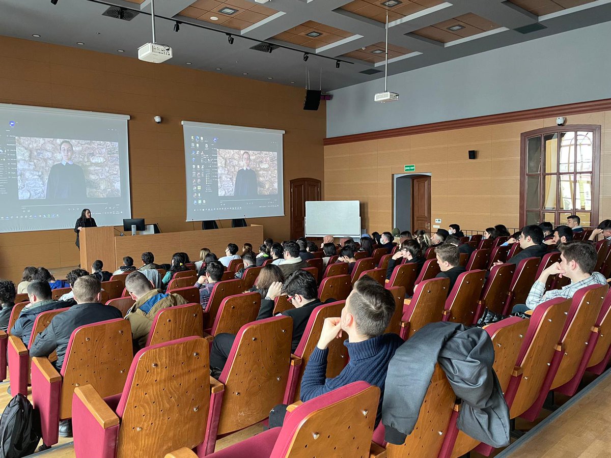 elvnyldrm's tweet photo. İstanbul Üniversitesi'nde Kadınlar Günü münasebetiyle Tarihte Türk Kadını hakkında konuştuk. Çağdaş Türk Politikaları, Türkçe Yaşam ve Etik kulüplerine böyle güzel bir toplantı düzenledikleri için teşekkür ederim. Türk Milleti asil Türk Kadınının omuzları üzerinde yükselecektir. https://t.co/nrQR8RRFBq