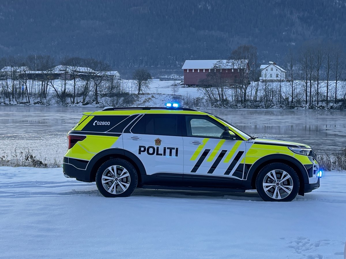 FordNewsEurope's tweet photo. Norway's police squads have been joined by the #FordExplorer #PHEV, following other countries like the UK in introducing #electric and #hybrid vehicles to their fleets. https://t.co/UfaZSJeLZD