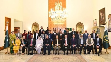 Exciting times are ahead for the field of Energy! Members of the FleEnSys consortium presented their research progress to the President of Pakistan and IIUI Chancellor, H.E. Dr. Arif Alvi, and other dignitaries at the President's house. Follow latest news itfsi.com/fleensysnews