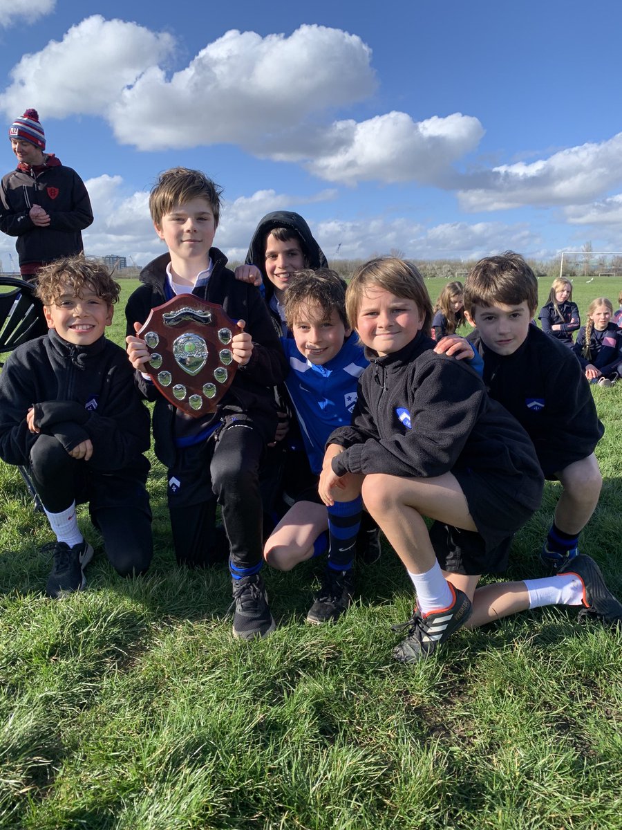 LatPrepSport's tweet photo. A hugely successful afternoon for our ⁦@LatPrepSport⁩ Cross Country runners. Eight individual medals and three team awards were won. Well done to all of our competitors and thank you to ⁦@NottingHillPrep⁩ and ⁦@ChepstowHouse⁩ for hosting. 🏃‍♀️🏃🏃‍♂️🥇🥈🥉 https://t.co/IRGXz6mpv8