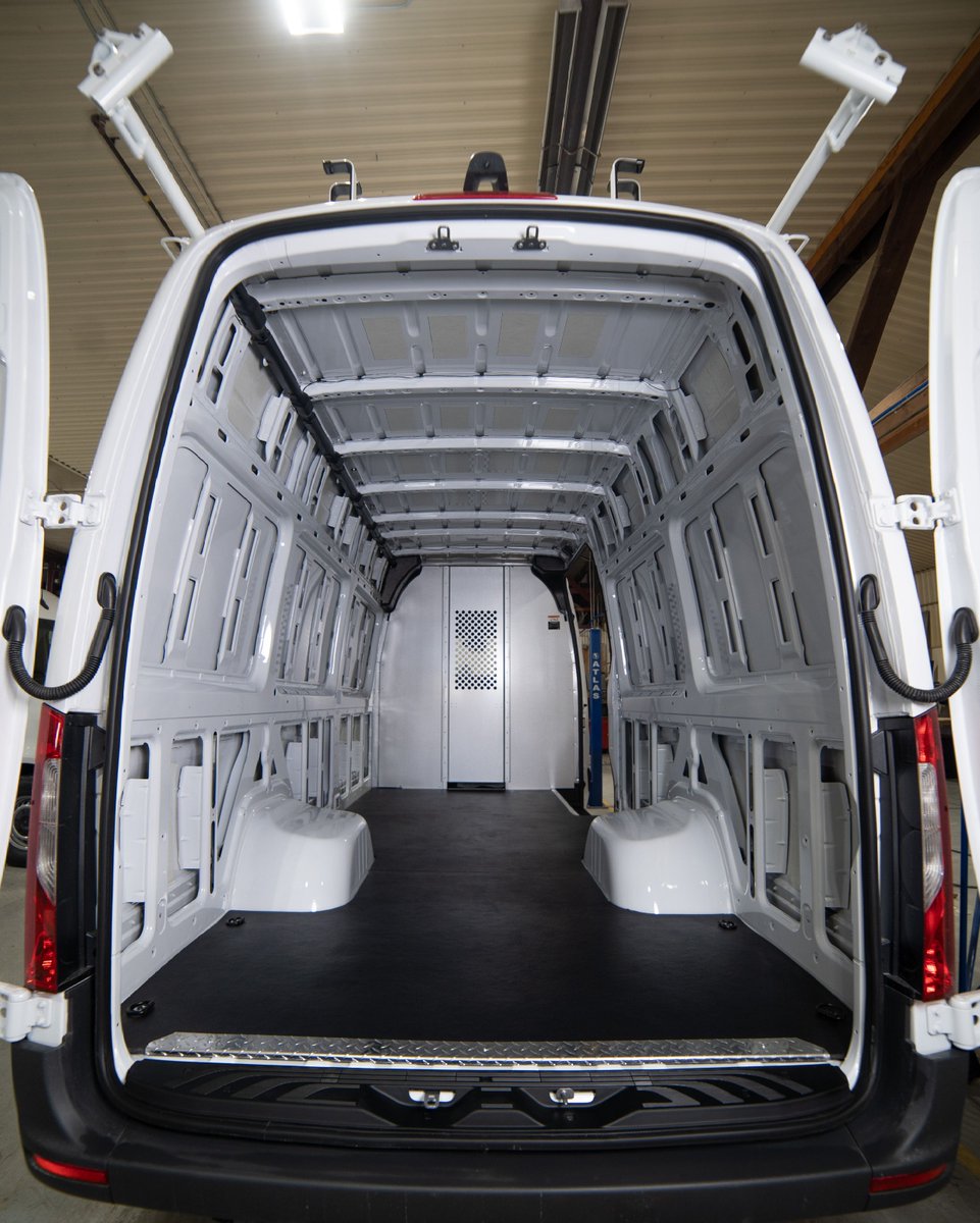 transformfleet's tweet image. Looking to optimize your van's upfit? Consider protecting the van floor with an anti-slip flooring solution - simultaneously maximizing worker safety AND efficiency! 

#TransformFleet #TransformYourFleet #MaximizeSafety