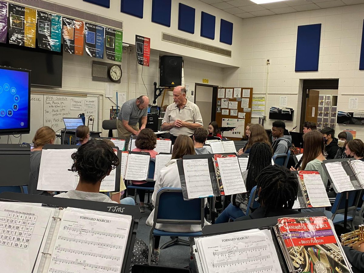 TJeffersonMS's tweet photo. Many days band directors are experts in differentiating instruction to meet the needs of our students in small and whole group instruction. Thanks to Mr. Lanning and Mr. Riggs coming to help Mr. Joiner and our TJMS band students prepare for upcoming MPA. @WSFCSArts https://t.co/LLExN8JuHw