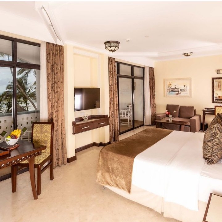 AllInOneToursT1's tweet photo. You can never go wrong with a beach getaway!enjoy your Easter holiday at SAROVA WHITESANDS BEACH RESORT AND SPA.(valid from15th-18th April.

2 NIGHTS 3 DAYS PACKAGE.
Kshs 37,000 per person sharing.

RATE INCLUDES:
2 nights 3 days Accomodation

Meals on full board.#travelblogger https://t.co/Yd1UMFslEY
