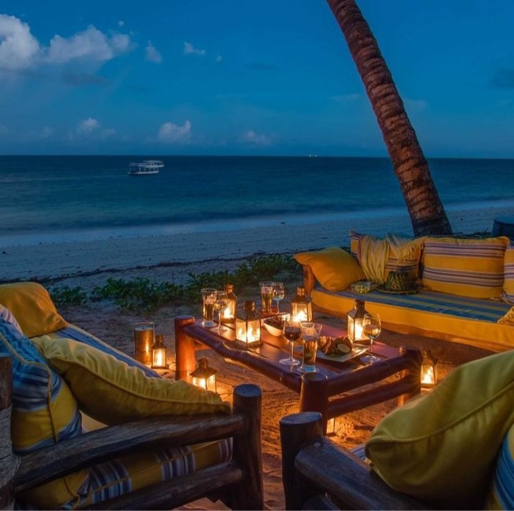 AllInOneToursT1's tweet photo. You can never go wrong with a beach getaway!enjoy your Easter holiday at SAROVA WHITESANDS BEACH RESORT AND SPA.(valid from15th-18th April.

2 NIGHTS 3 DAYS PACKAGE.
Kshs 37,000 per person sharing.

RATE INCLUDES:
2 nights 3 days Accomodation

Meals on full board.#travelblogger https://t.co/Yd1UMFslEY