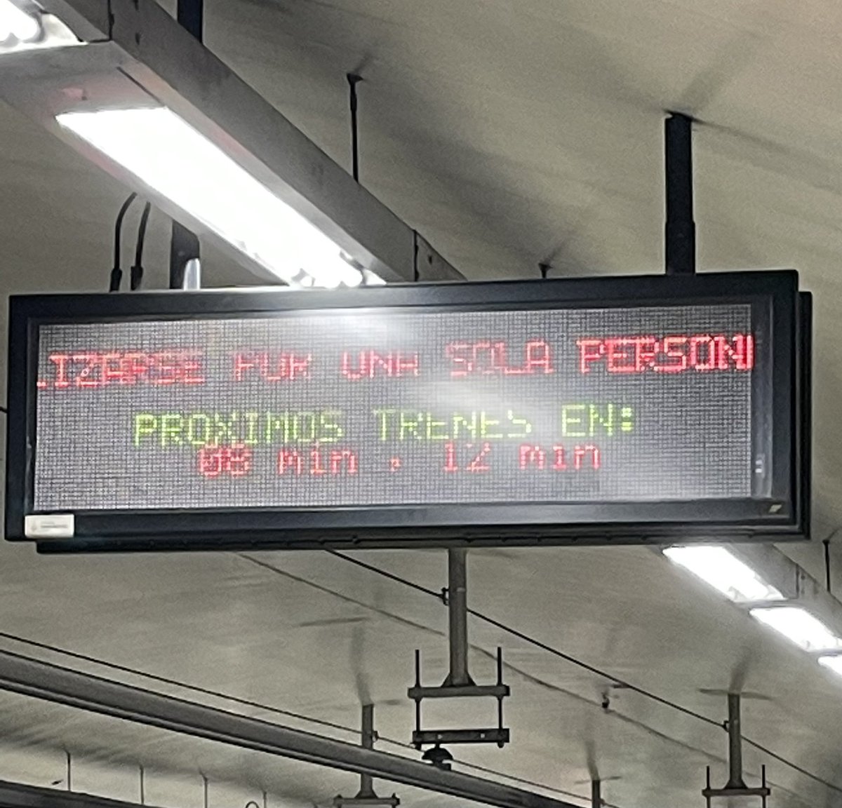 ly_RC's tweet photo. @metro_madrid Linea 5 a las 18:00!!!! https://t.co/99BjhJcWMi