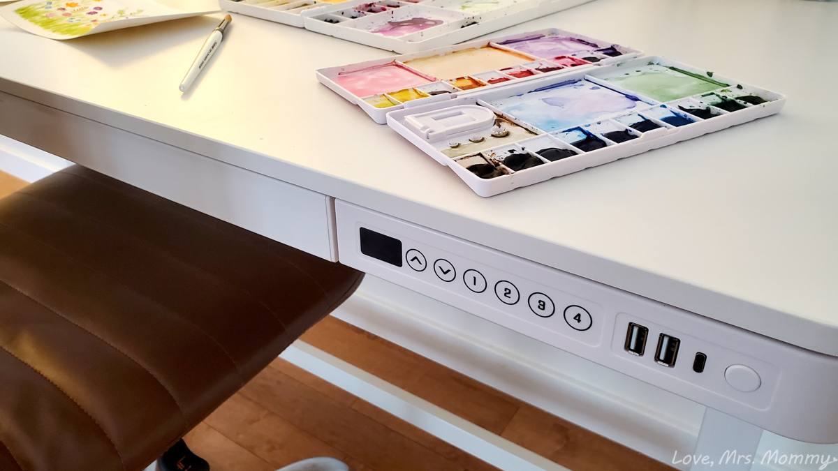 Love_MrsMommy's tweet image. I am so excited about my new @FlexiSpot All-in-One #StandingDesk! I can change the height to anything I want so that I can stand or sit while #painting! It also makes an excellent #ComputerDesk! You can buy one here (p.s. - Its on #SALE!): shrsl.com/3f2m4