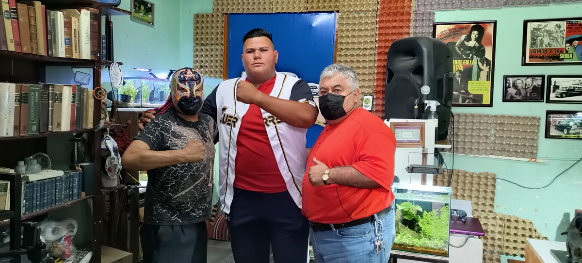 emisariodeath5's tweet photo. Albricias,albricias hoy es el onomastico #21 del #NiñoOxxoOaxaqueño el rudazo inigualable y carismatico Bestia Rudo Rudo 
Recibe un abrazo fuerte y sincero de tu servidor y el equipo de #EnlaceRadial #MascarasyCabelleras 
#JusticiaSolamenteJusticia  @Tachidito10
@OaxacaVeraz https://t.co/AQTrZiWgqJ