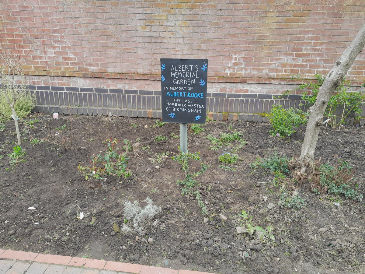 NathanCRT4's tweet photo. It was great to get out with the Wild in Birmingham volunteers we have! Great to see there hard work paying off with the colour showing in the middle of the city! Also the sign was put in place for Albert Rooke's memorial garden! @CRTWestMidlands @CRTnotices @CRTvolunteers https://t.co/PSO0Q2huwW