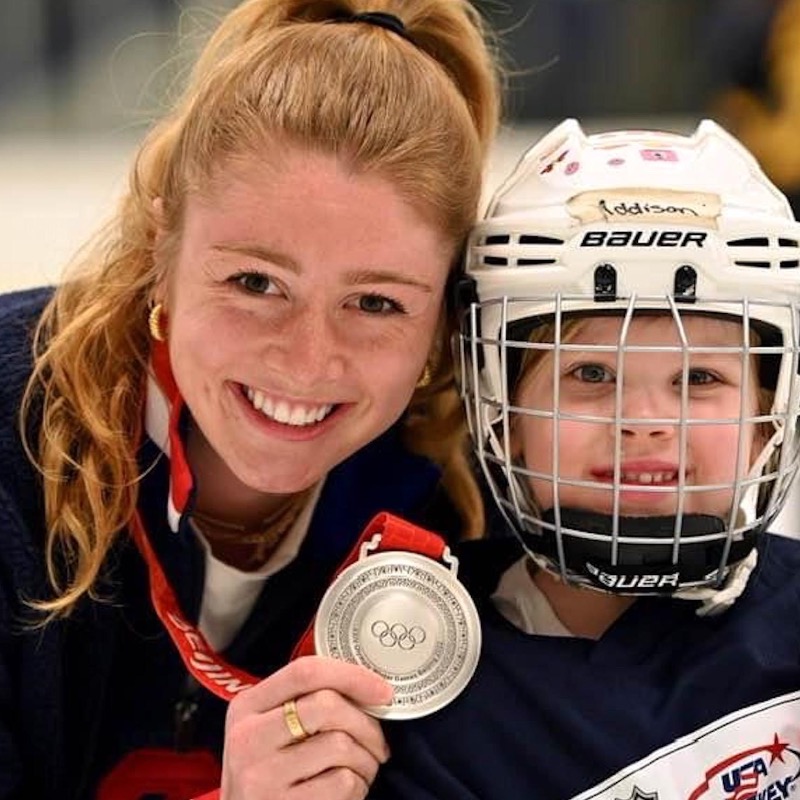 usahockey's tweet photo. .@JessComph7 attended a #TryHockey for free event at Northbrook Sports Center to give back to the community that taught her how to play the game.❤️