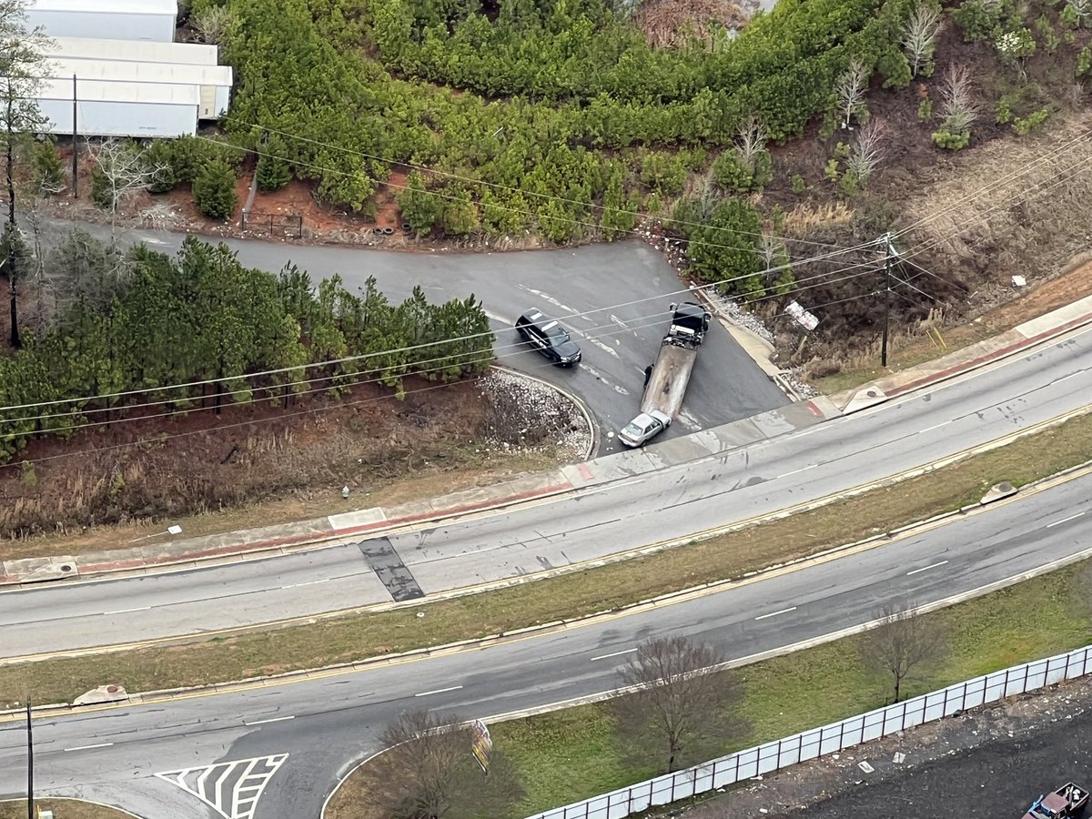 Chopper_CBS46's tweet photo. @DeKalbCountyPD working an injury crash on Lithonia Industrial Blvd near S Stone Mountain Lithonia Rd. #ATLtraffic @cbs46 https://t.co/oCVBmg9u3n