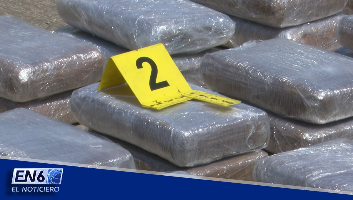 elnoticiero_6's tweet photo. #ReportajeEN6
Autoridades de Seguridad decomisaron 140 kilogramos de droga, en la carretera que de La Unión conduce a San Miguel, se presume que el ilícito era trasladado hacia #Guatemala. @WendyTCS con más detalles.

Reportaje: https://t.co/pySvWfhjp2 https://t.co/MbxHFbb0xu