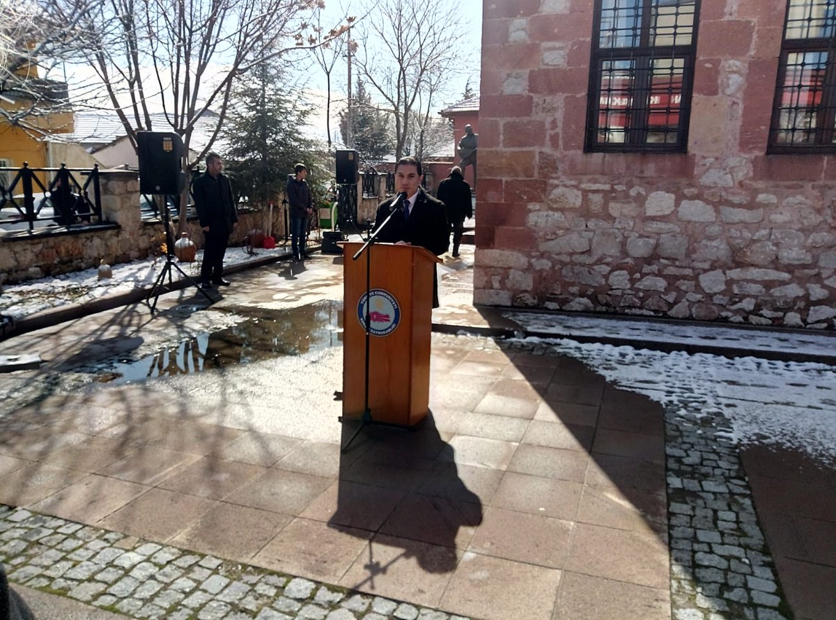 iktm71's tweet photo. İlimizin yetiştirdiği büyük ozan ve halk müziği sanatçısı Hacı Taşan’ın  vefatının 39.yıl dönümü kapsamında Keskin Kaymakamlığı tarafından hazırlanan anma programına  İl Müdürümüz Ramazan Gencan katıldı https://t.co/DlNBuwW8lR