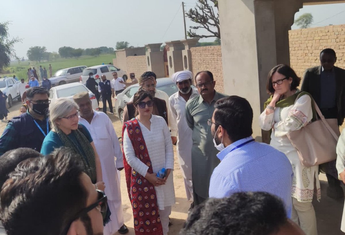 ZainUlAbidin_F's tweet photo. So delighted to be a part of High Level Deep Dive of Dev Partners, #UN Agencies & Govt officials. The best part was showcasing how the @SiyaniSahelian are #BreakingTheBias in remotest areas of Southern Punjab through #SecondChance Edu, LifeSkills & livelihoods #LeaveNoGirlBehind https://t.co/aSdOnu7Q0g