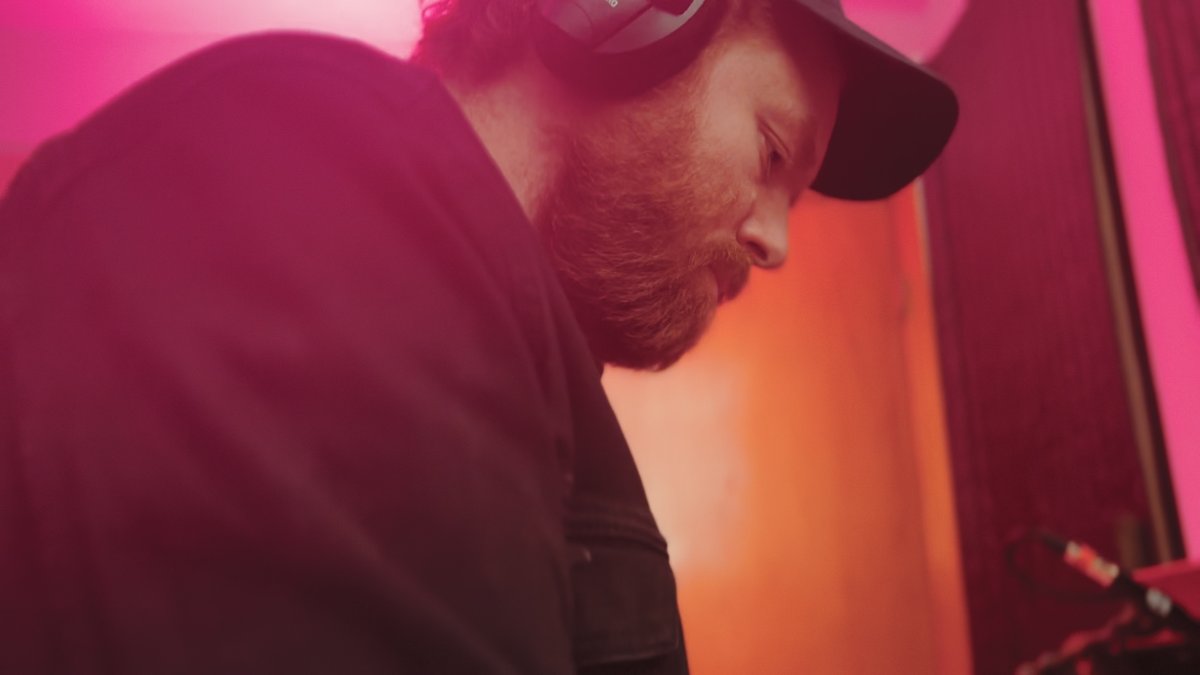 JOIN US ON PATREON TO WATCH NOW. New video and new acoustic version of "Too Far Gone" COMING OUT THIS FRIDAY. 
#patreon #seryn #toofargone #musicvideo #acoustic