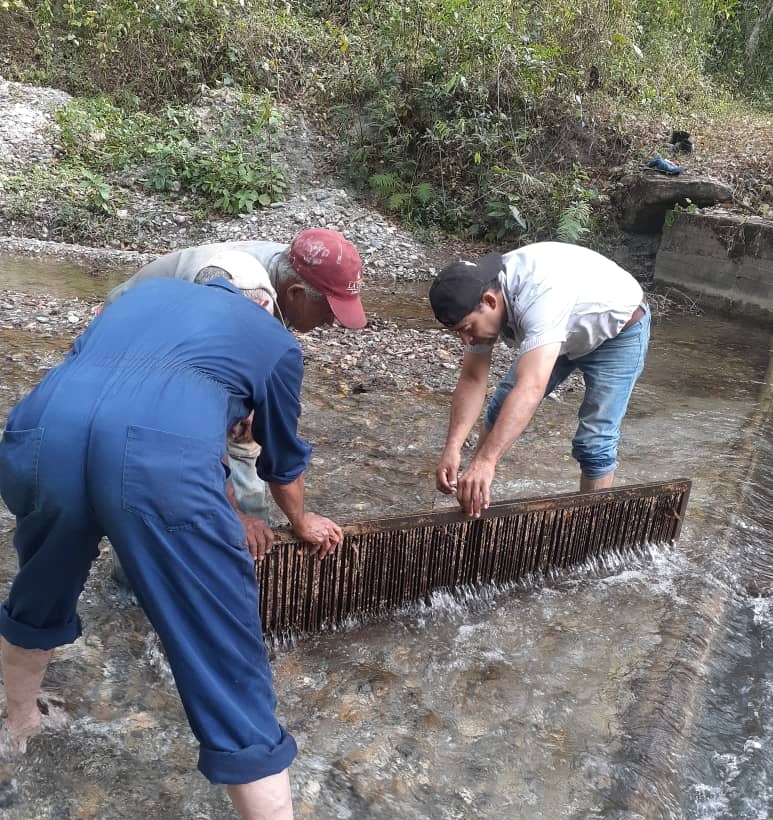 ComunaDelAgua's tweet photo. BRIPPAS Hidrolara ejecuta Plan de monitoreo y mantenimiento a 3 diques tomas. 

Ingresa para detalles 👇
https://t.co/uHwRgX0mYf

Gestión Comunitaria | Sarare  Municipio Simón Planas | Sanare, Andrés Eloy Blanco | Comuna del Agua | @JTifor https://t.co/1W2ZjGn1FU