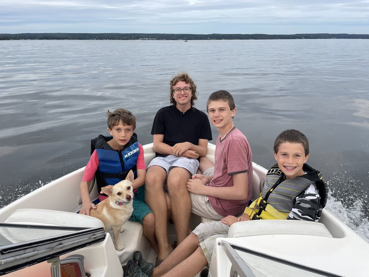 YesMomCanDoIt's tweet photo. @Overtons #Overtons grew up on the lake and now my boys are. It has even taken over my decor with the shades of a lake sunset found all over my house. We used to wait for your catalogs in the 80βs to get our skis and tow ropes! This was our Christmas card! https://t.co/sg78PicI40