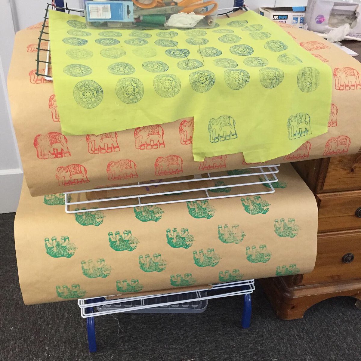 creative_helen's tweet photo. We had a great time block printing fabric and paper at the Community Craft Room today. Lovely to meet some new people and try some new things. #communitycraftroom #opendoorexmouth #exmouthcommunity #communitymatters https://t.co/G4sTInkpVr