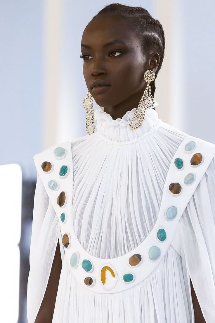 Africanism05601's tweet photo. It's really disturbing to see my fellow beautiful sisters not embracing this God given beauty, because they are viewing themselves in the lens of another races. Black remain beautiful.🖤🖤🖤😍 https://t.co/4ab1L2dmdD