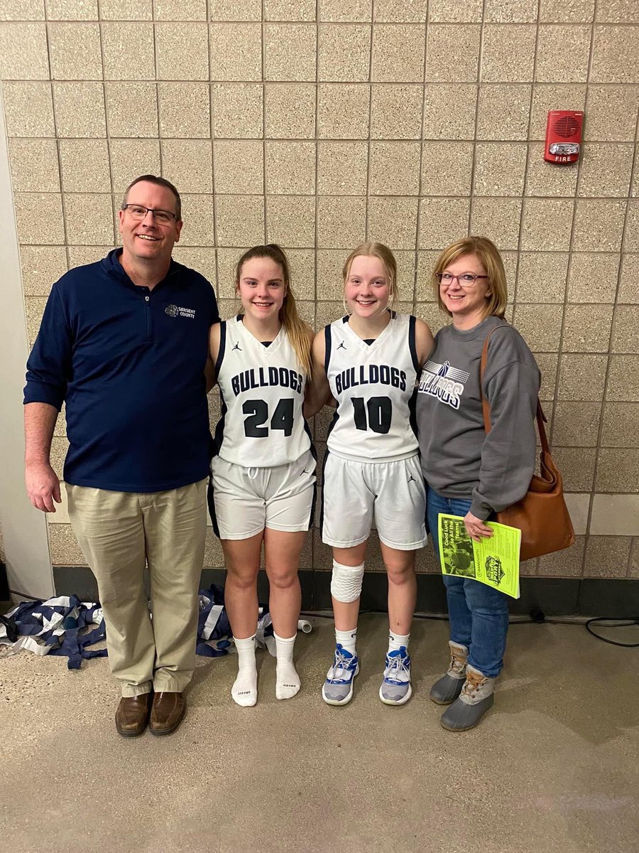 coachill34's tweet photo. One chapter ended and another begins! #hoopdad #girldad https://t.co/tL7CBgyr1p