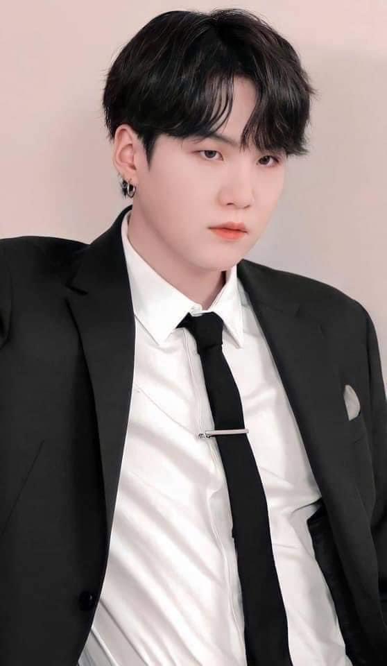 Happy birthday to you and the best things will always come to you
#HappyBirthdaySUGA https://t.co/zC2GlrPNE8