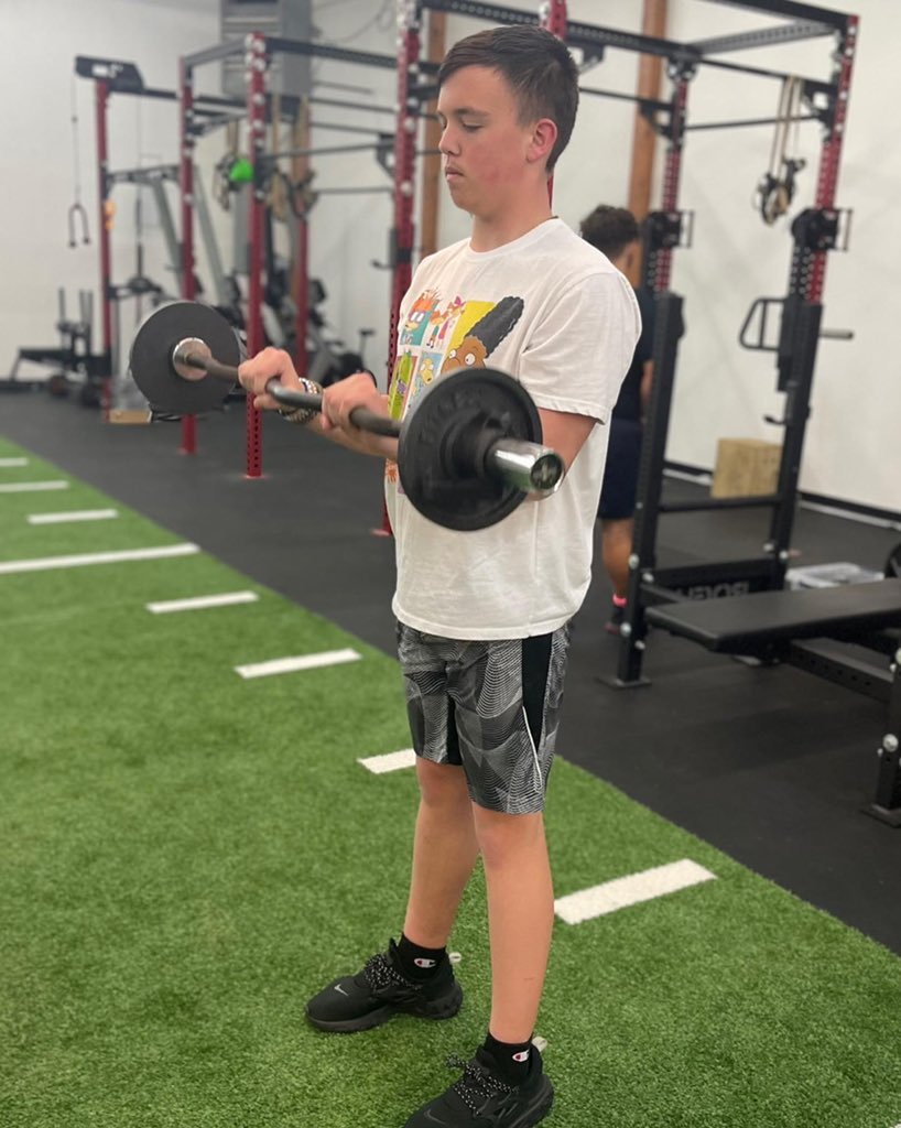 ArmedPHorce's tweet photo. PULL DAY!! 💪🏾💪🏾💪🏾💪🏾

#BBAATHLETICS 
#ONYXFITNESSACADEMY https://t.co/TOwSmzSqRW