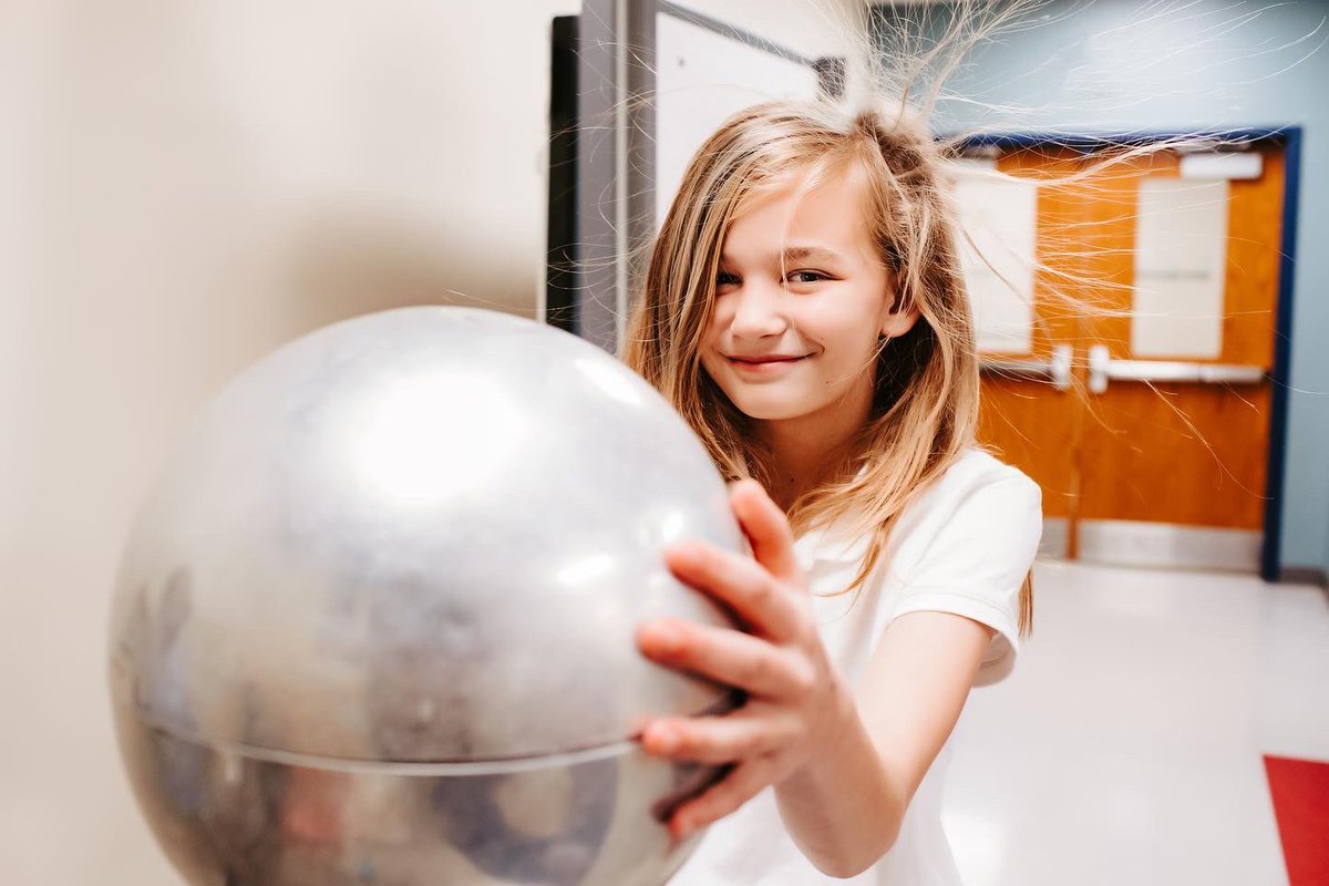 lcs_denver's tweet photo. Educators from the Catawba Science Center visited campus today and led fourth graders in a few experiments for their unit on energy!
#lincolncharterexperience #LCSstem
@NCCharterOffice https://t.co/9rmkucOsRp