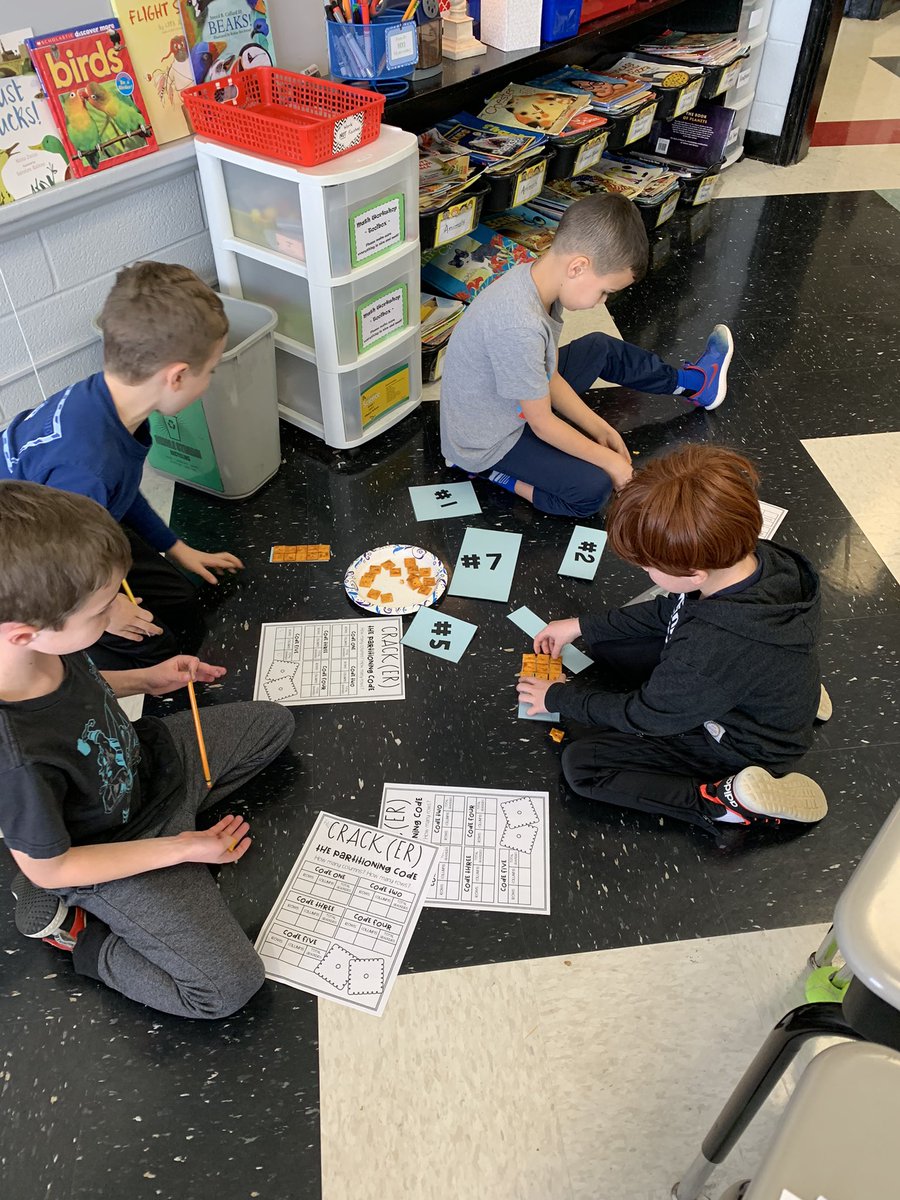kingmia5's tweet photo. Using quadrilaterals to partition rectangles. Working on calculating the amount of Cheez-Its using columns, rows and multiplication. ➕✖️🧮@MES_Mustangs https://t.co/SBo0Fud13i