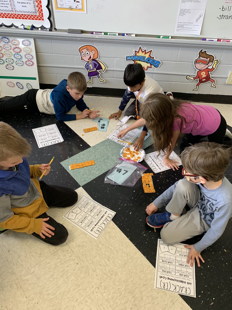 kingmia5's tweet photo. Using quadrilaterals to partition rectangles. Working on calculating the amount of Cheez-Its using columns, rows and multiplication. ➕✖️🧮@MES_Mustangs https://t.co/SBo0Fud13i